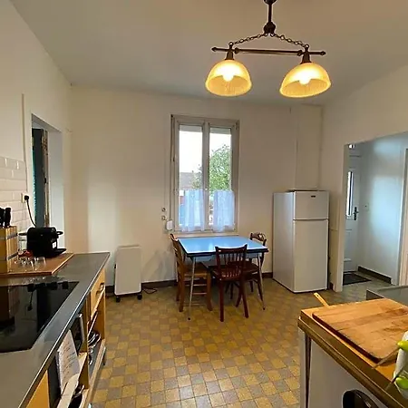 La Maison Du Chemin بيت للعطل